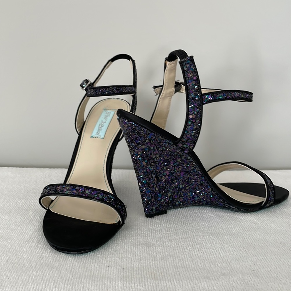 Betsy Johnson Darci Glitter Wedge